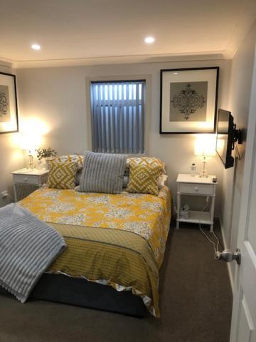 Homestay Water Street - Garden Views *
